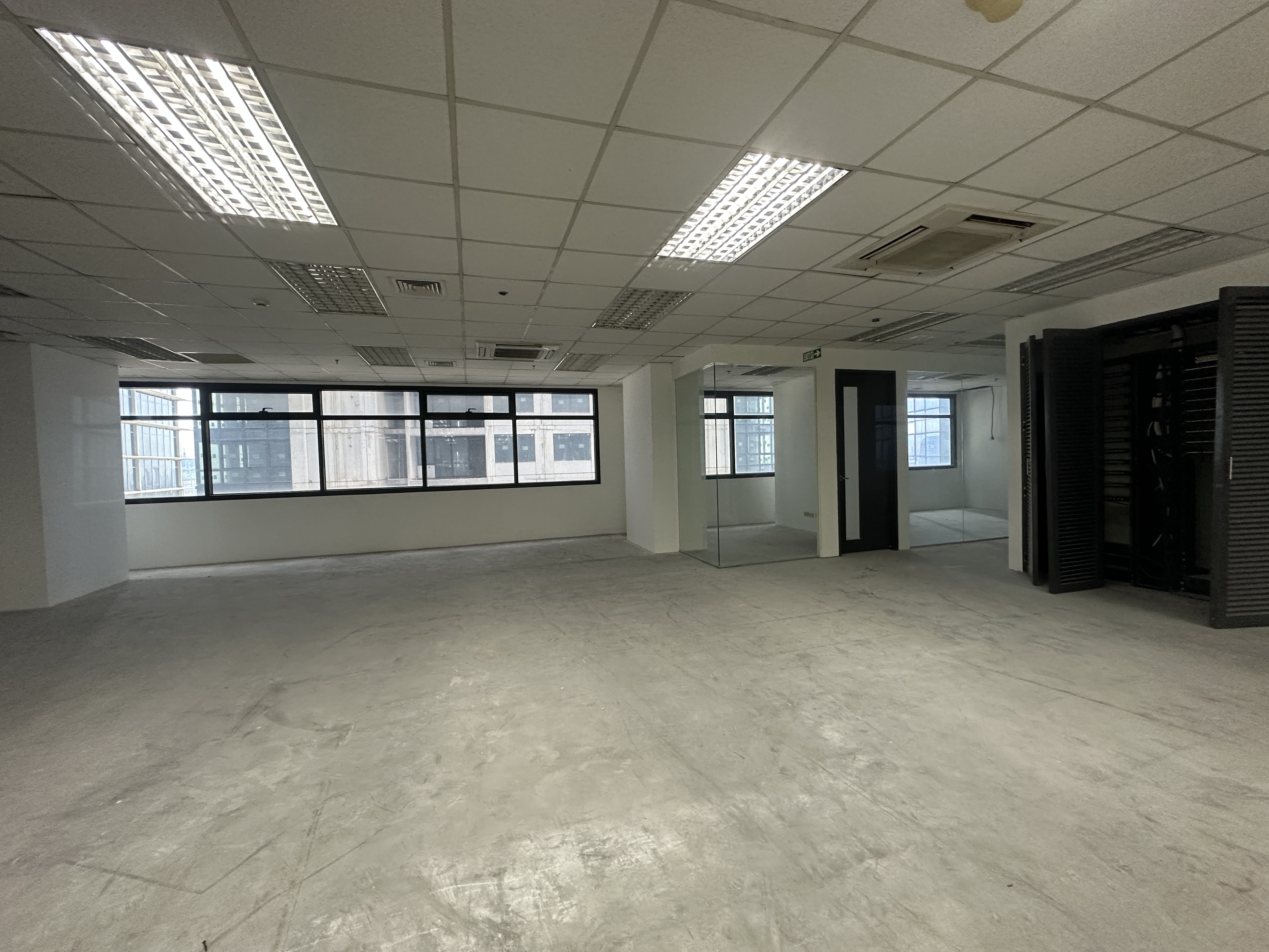 Warm Shell Office Space with Meeting Room for Lease in the Heart of Ortigas Center 