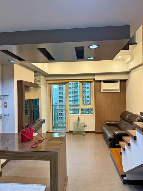 1BR Condo Unit for Sale in The Grove Rockwell Tower A (TG-KG054-MKT)